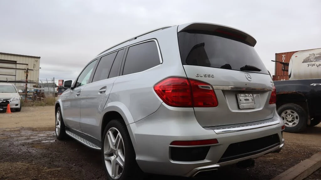 Mercedes-Benz GL 550 4MATIC* AMG PKG* PANO* 360 CAMERA* 7 SEATER - изображение 3