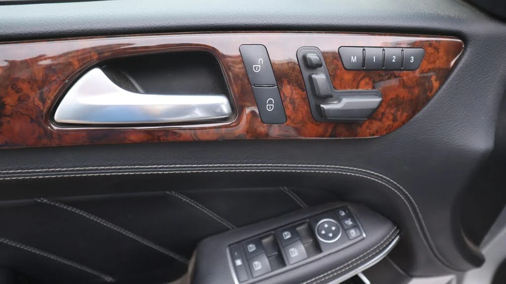 Mercedes-Benz GL 550 4MATIC* AMG PKG* PANO* 360 CAMERA* 7 SEATER - изображение 7