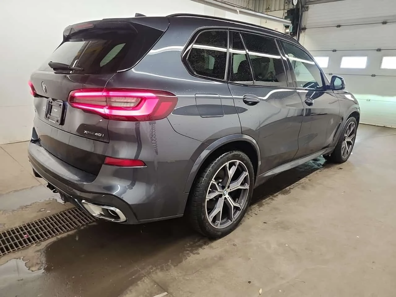 BMW X5 * XDRIVE40I * ДИСТРОНИК* 360 КАМЕРА* 2 КЛЮЧА* ПАНО - изображение 3
