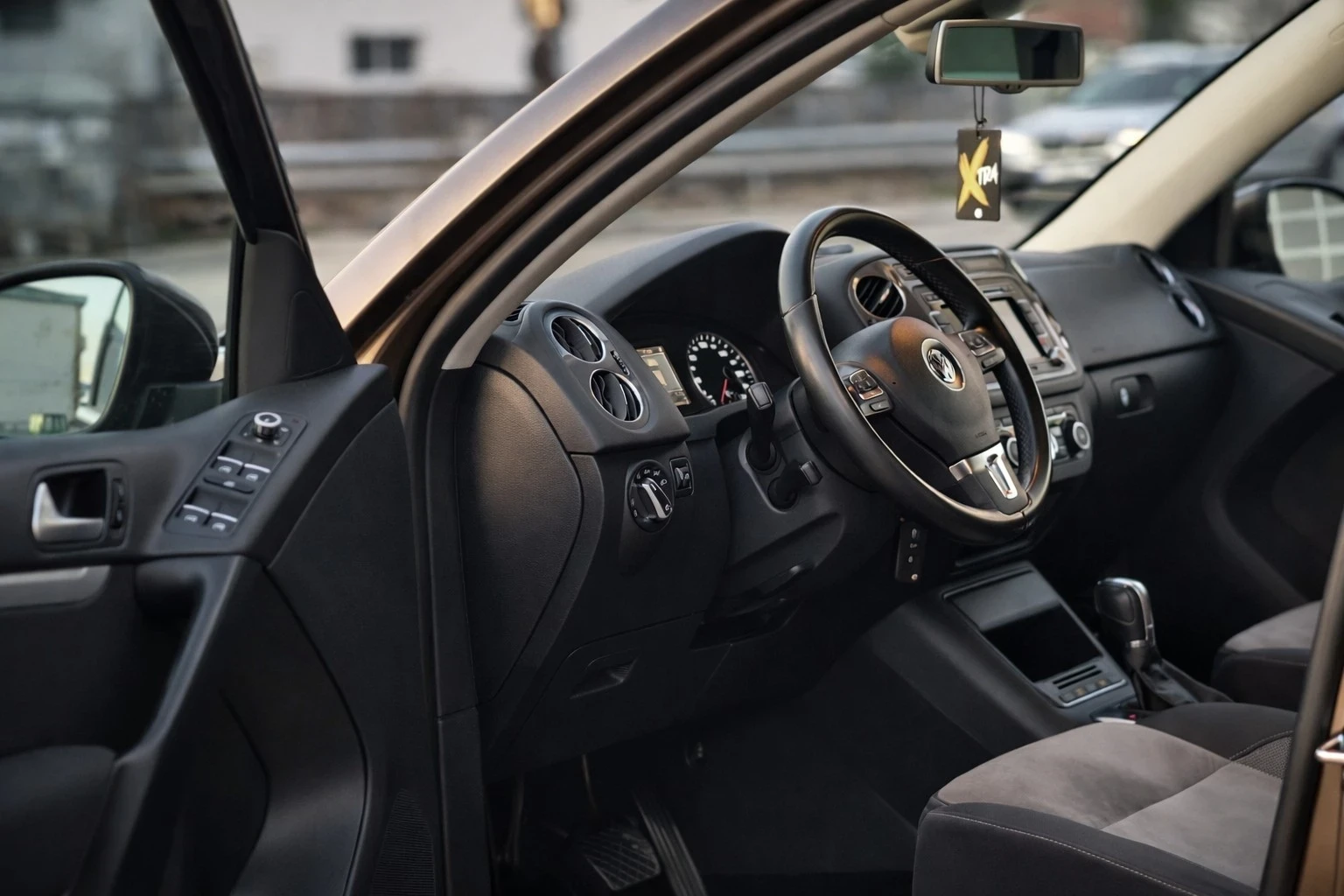 VW Tiguan Face/177hp/4motion/DSG/Lane assist/, снимка 8 - Автомобили и джипове - 53714479