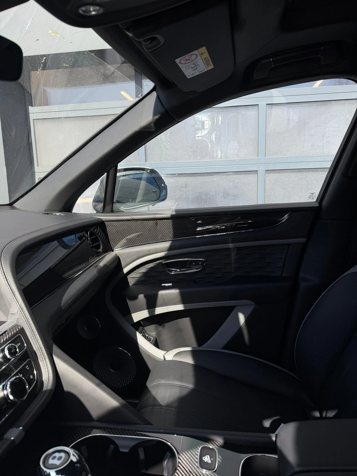 Bentley Bentayga Speed Hybrid First Edition /Carbon / , снимка 5 - Автомобили и джипове - 53913796