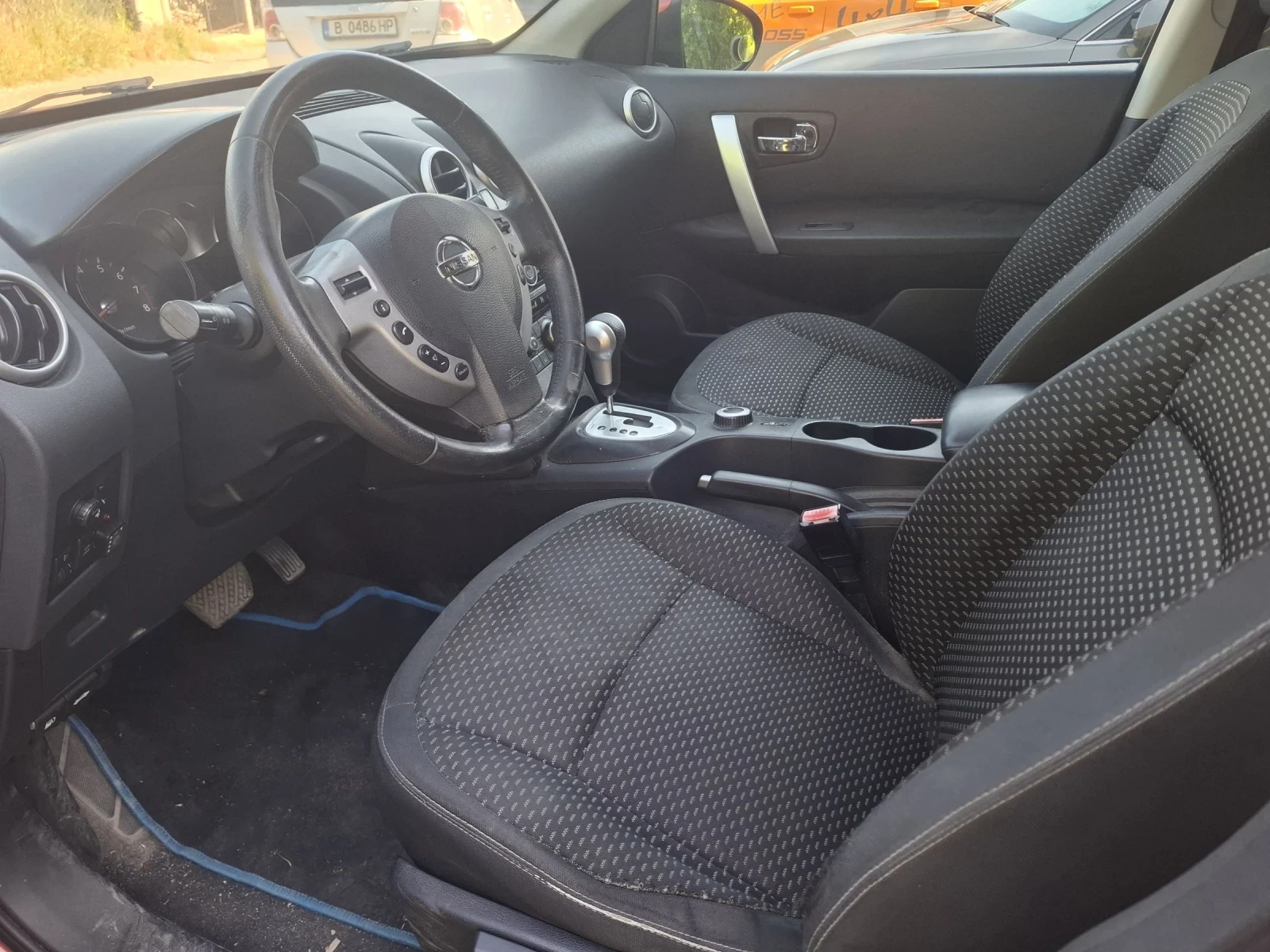 Nissan Qashqai 2.0/141к.с  АГУ 4?4, снимка 6 - Автомобили и джипове - 55001102