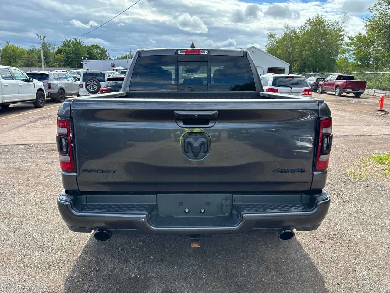Dodge RAM 1500 * Sport * CARFAX * БЕЗ ПЪРВОНАЧАЛНА ВНОСКА, снимка 4 - Автомобили и джипове - 55054265