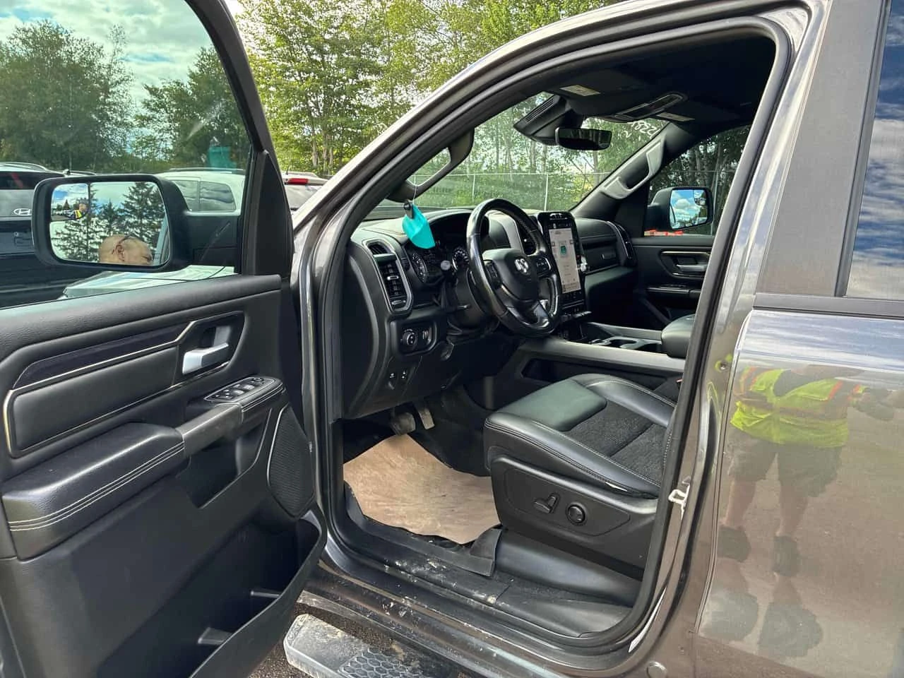 Dodge RAM 1500 * Sport * CARFAX * БЕЗ ПЪРВОНАЧАЛНА ВНОСКА, снимка 5 - Автомобили и джипове - 55054265