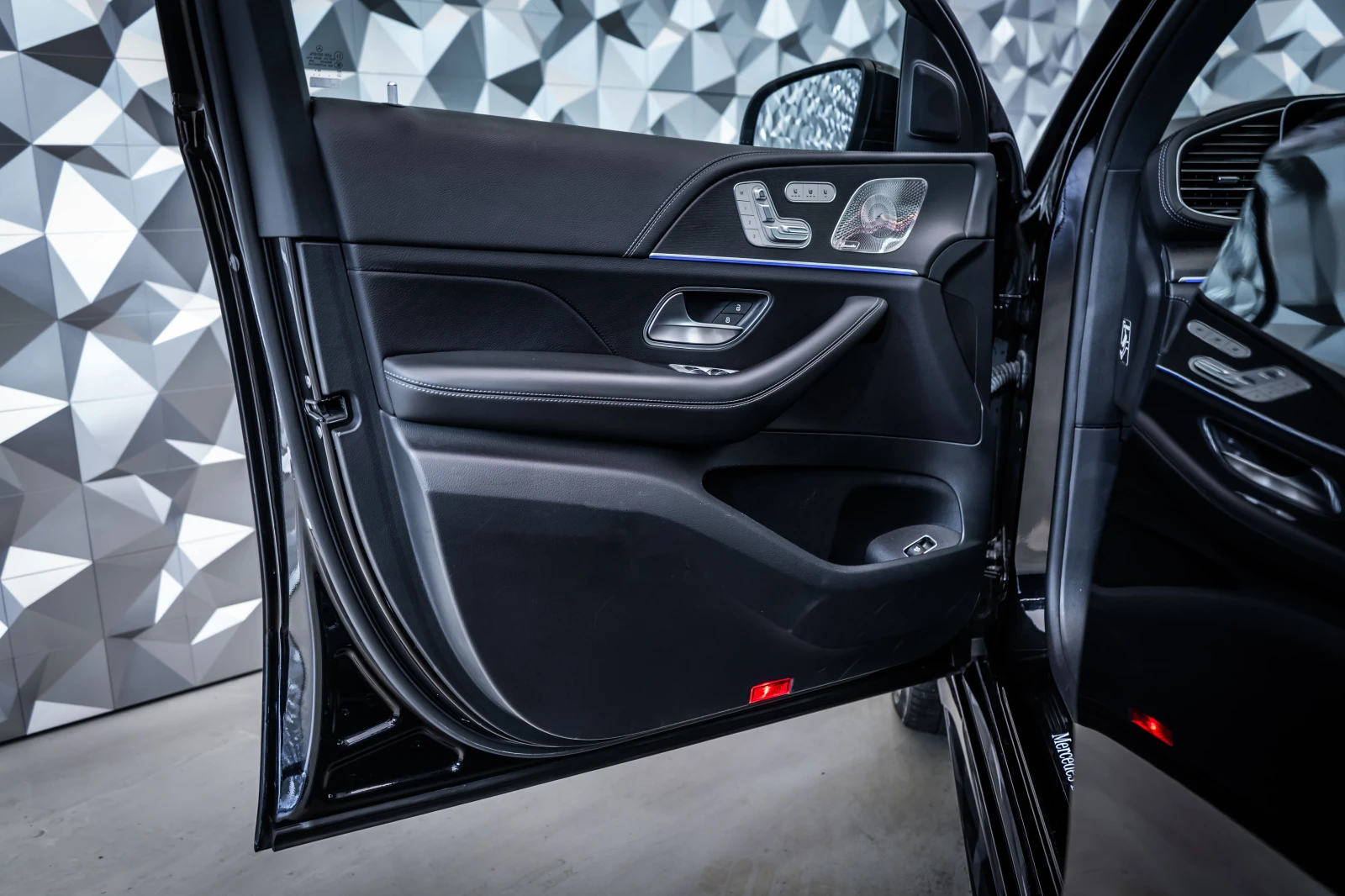 Mercedes-Benz GLE Coupe 300d 4M AMG* Burmester* Pano, снимка 7 - Автомобили и джипове - 55314897