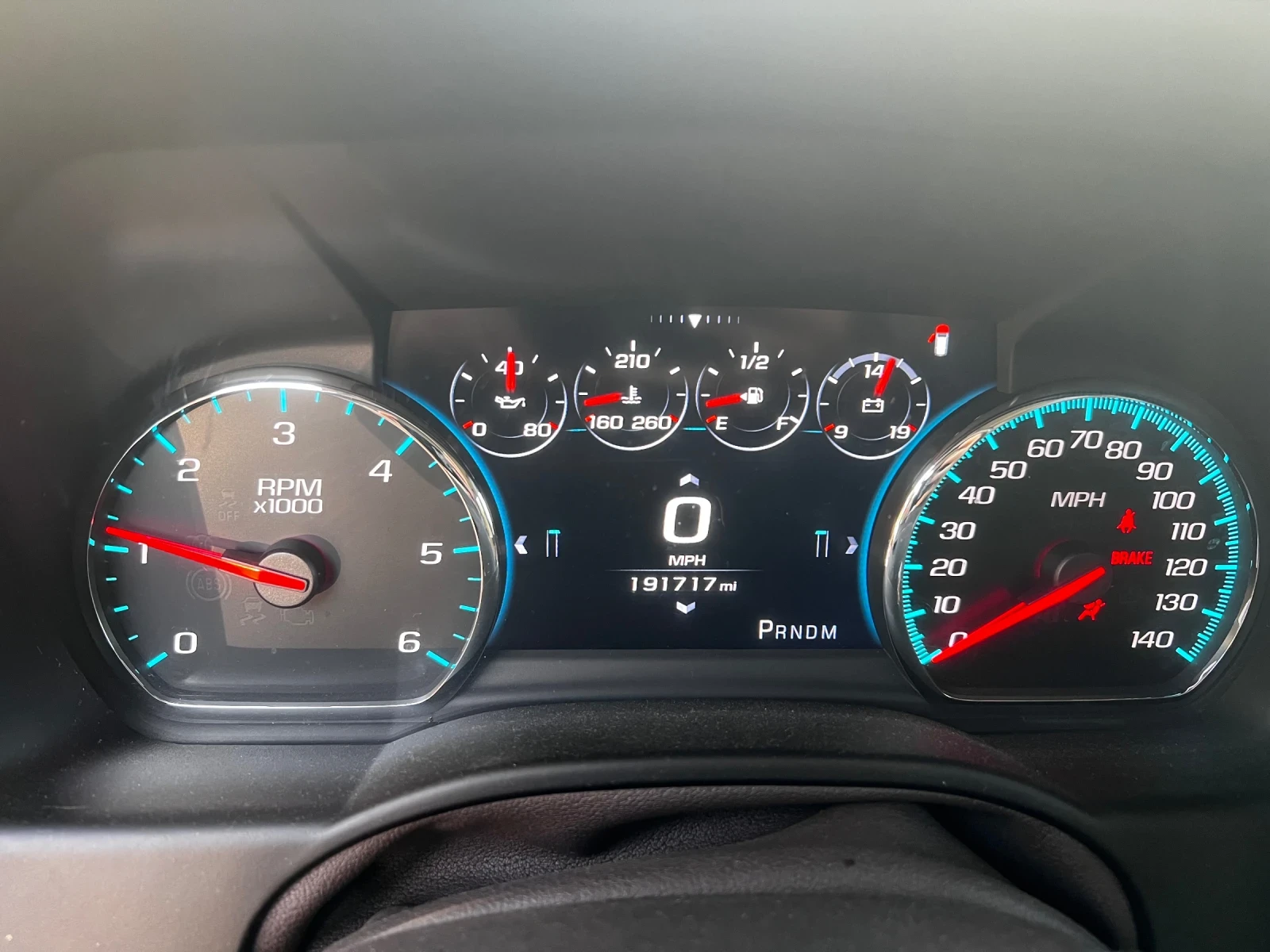 Chevrolet Suburban, снимка 7 - Автомобили и джипове - 55805196
