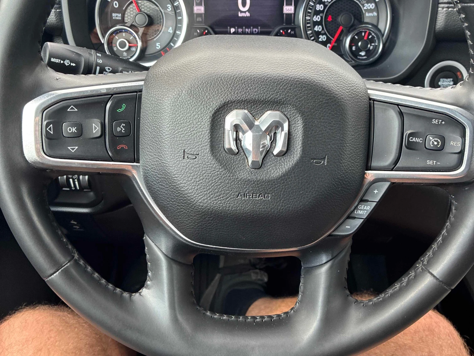 Dodge RAM 1500 Laramie / ОБДУХВАНЕ / CARFAX / АВТОКРЕДИТ , снимка 17 - Автомобили и джипове - 55884108