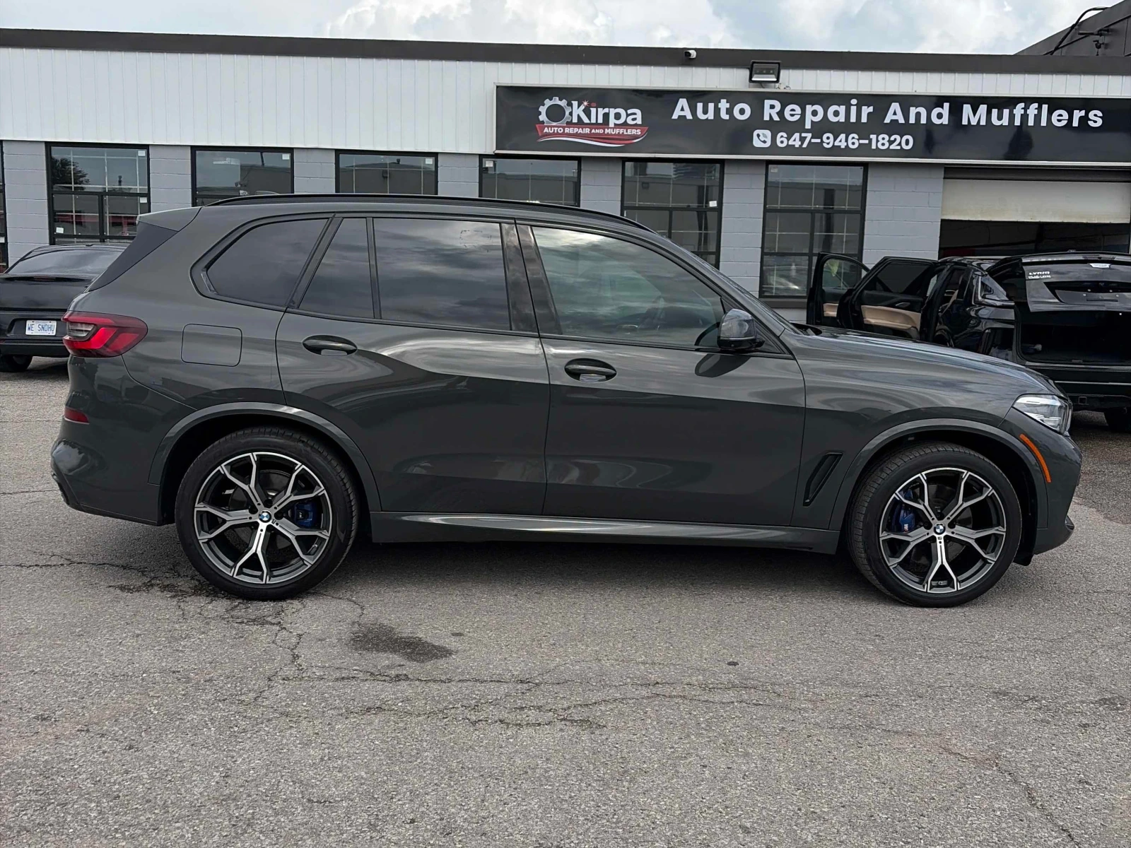 BMW X5 * xDrive40i * DISTRONIC* HARMAN/KARDON* 360КАМЕРИ*, снимка 3 - Автомобили и джипове - 56058330