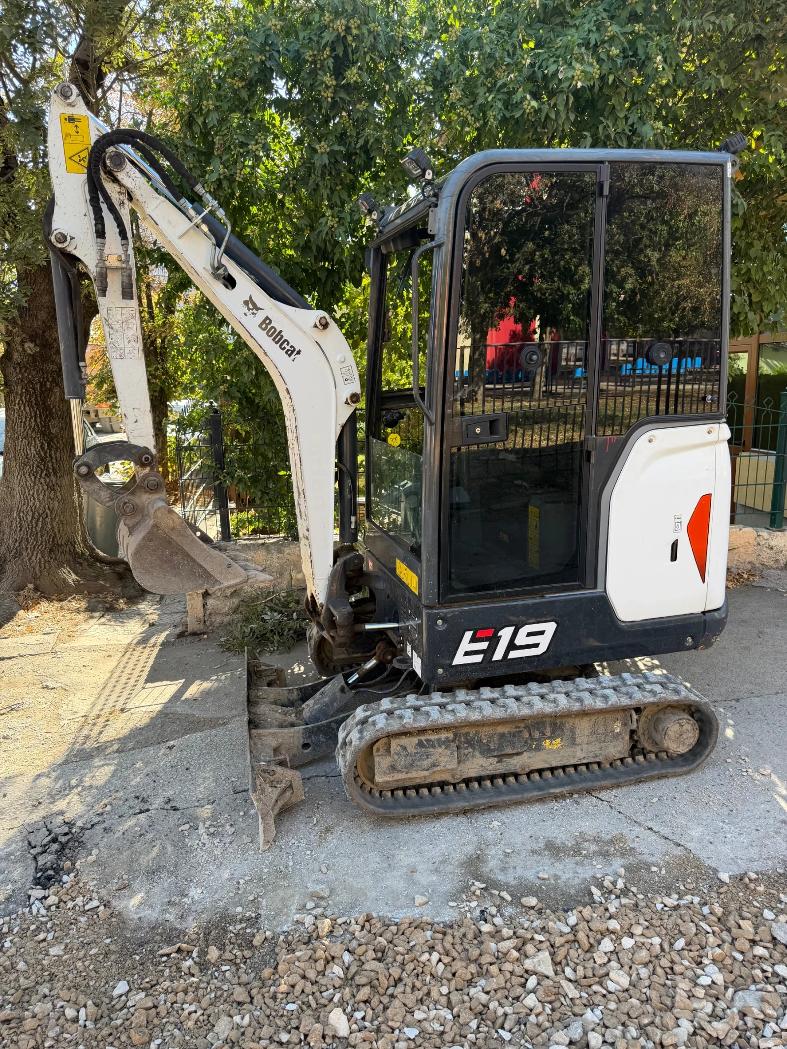 Багер Bobcat E19