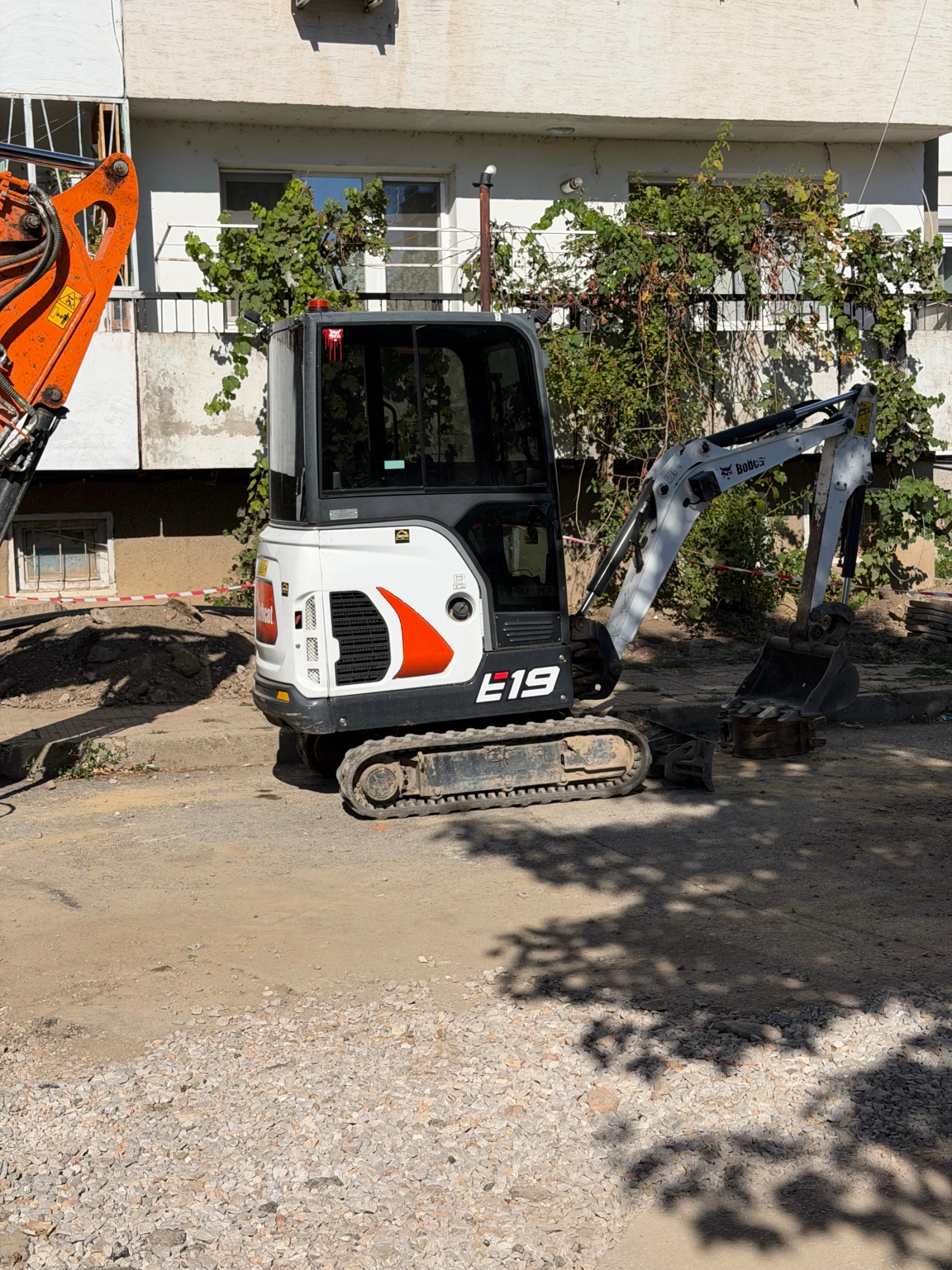 Багер Bobcat E19, снимка 3 - Индустриална техника - 56087704