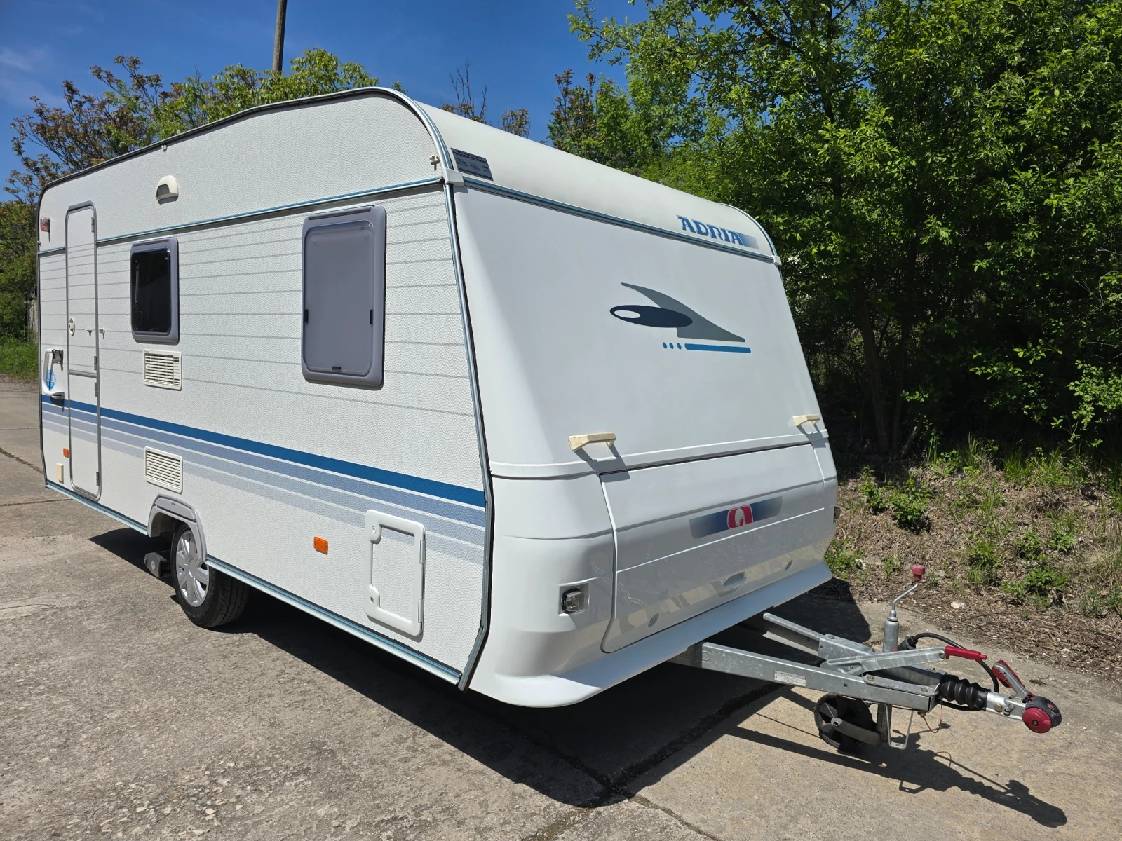 Каравана Adria 5204, снимка 2 - Каравани и кемпери - 52913947