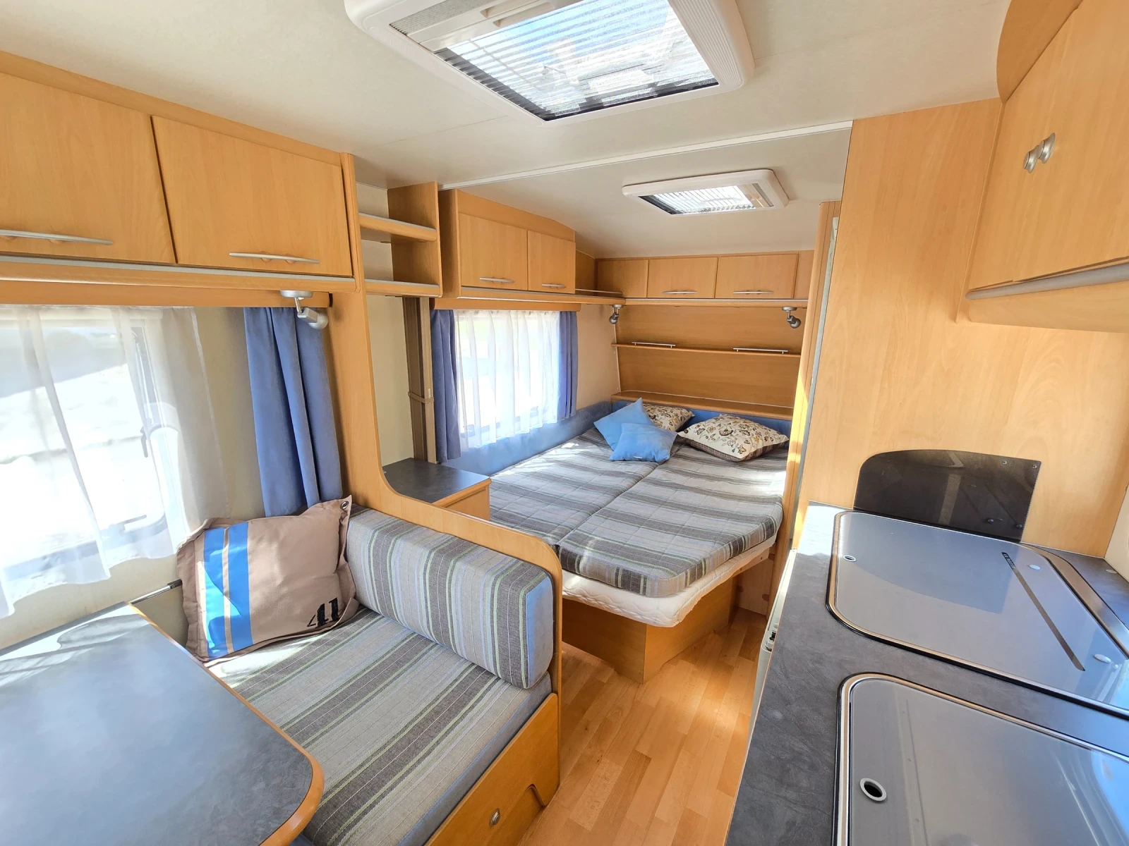 Каравана Adria 5204, снимка 6 - Каравани и кемпери - 52913947