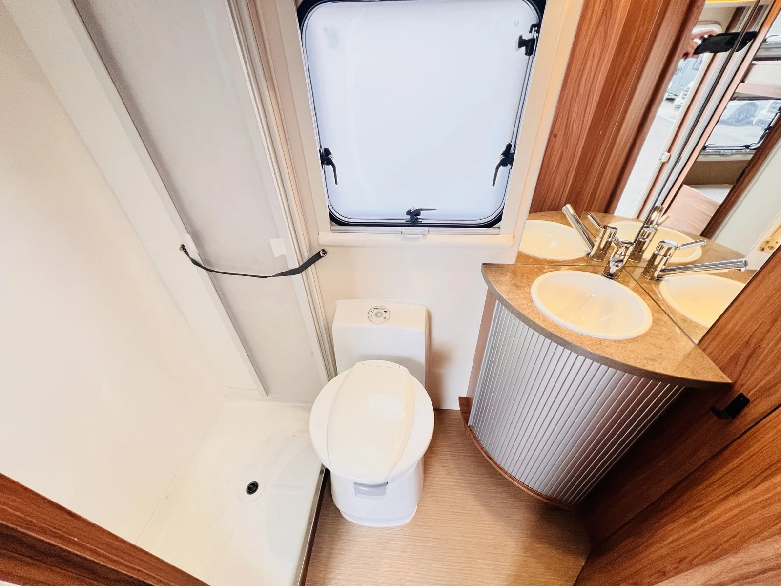 ������ Rapido Itineo 740, 6 ������, �����, �������� | Mobile.bg � ����������� 16