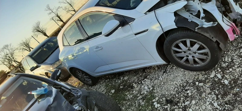 Renault Megane 1,6i, снимка 3 - Автомобили и джипове - 39088765