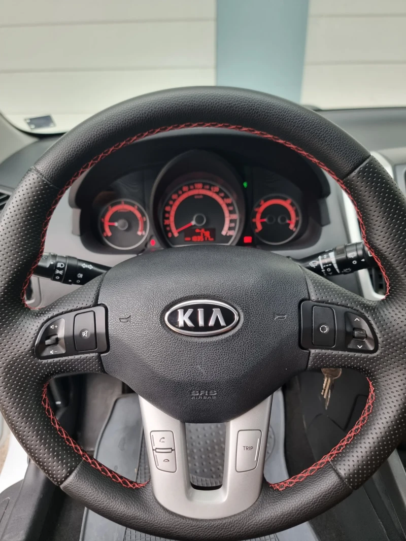 Kia Ceed 1.6 CRDI, снимка 6 - Автомобили и джипове - 52175794