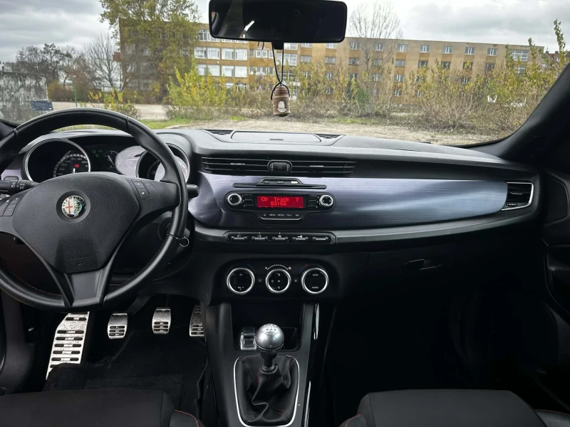 Alfa Romeo Giulietta, снимка 11 - Автомобили и джипове - 52584370