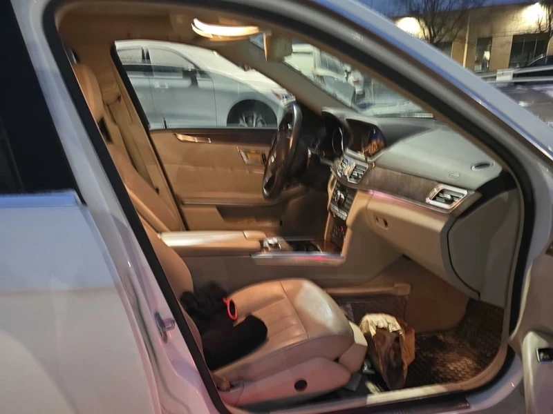 Mercedes-Benz E 350 * CARFAX * БЕЗ ПЪРВОНАЧАЛНА ВНОСКА, снимка 14 - Автомобили и джипове - 52918854