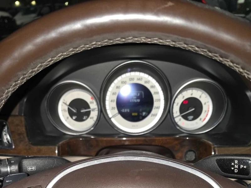 Mercedes-Benz E 350 * CARFAX * БЕЗ ПЪРВОНАЧАЛНА ВНОСКА, снимка 17 - Автомобили и джипове - 52918854