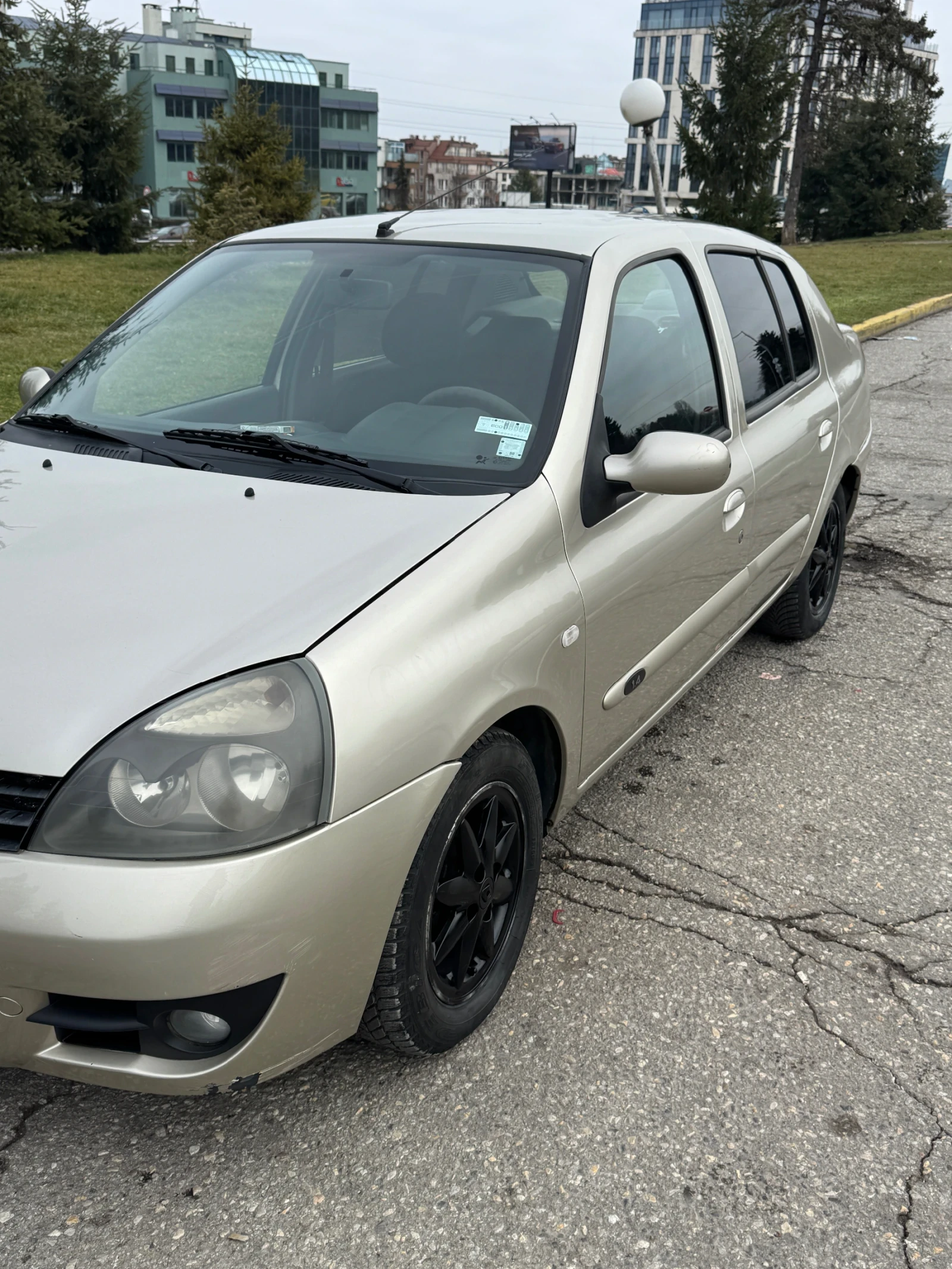Renault Symbol 1.4 Газ.инж климатроник - изображение 2