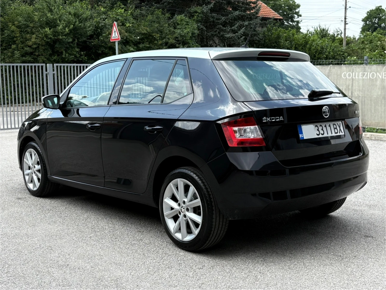 Skoda Fabia 1.4TDI, KEYLESS, DISTRONIC, РЕГИСТРИРАН, ПЕРФЕКТЕН - изображение 4