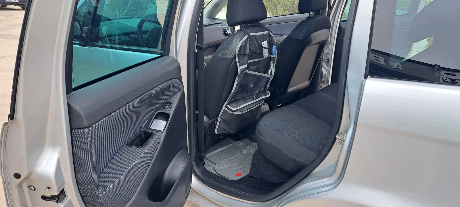 Fiat Idea, снимка 10 - Автомобили и джипове - 53733407