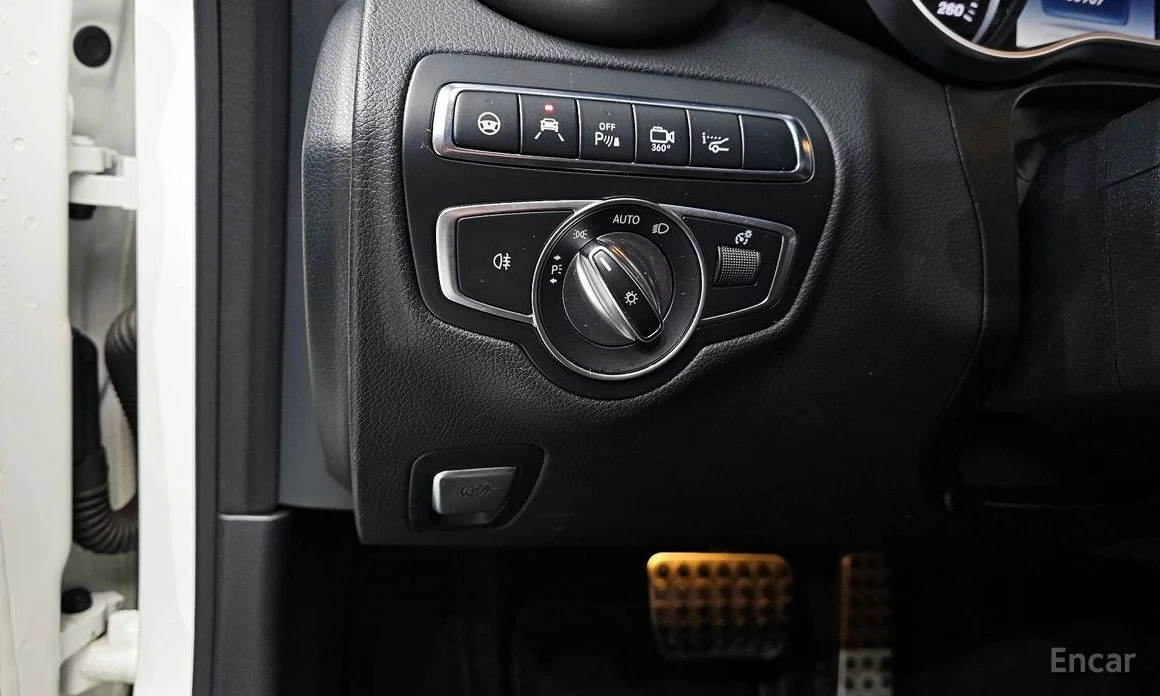 Mercedes-Benz C 200 * AMG* ШИБИДАХ* КОЖА* HEAD-UP* CAMERA* FULL* , снимка 12 - Автомобили и джипове - 53736462