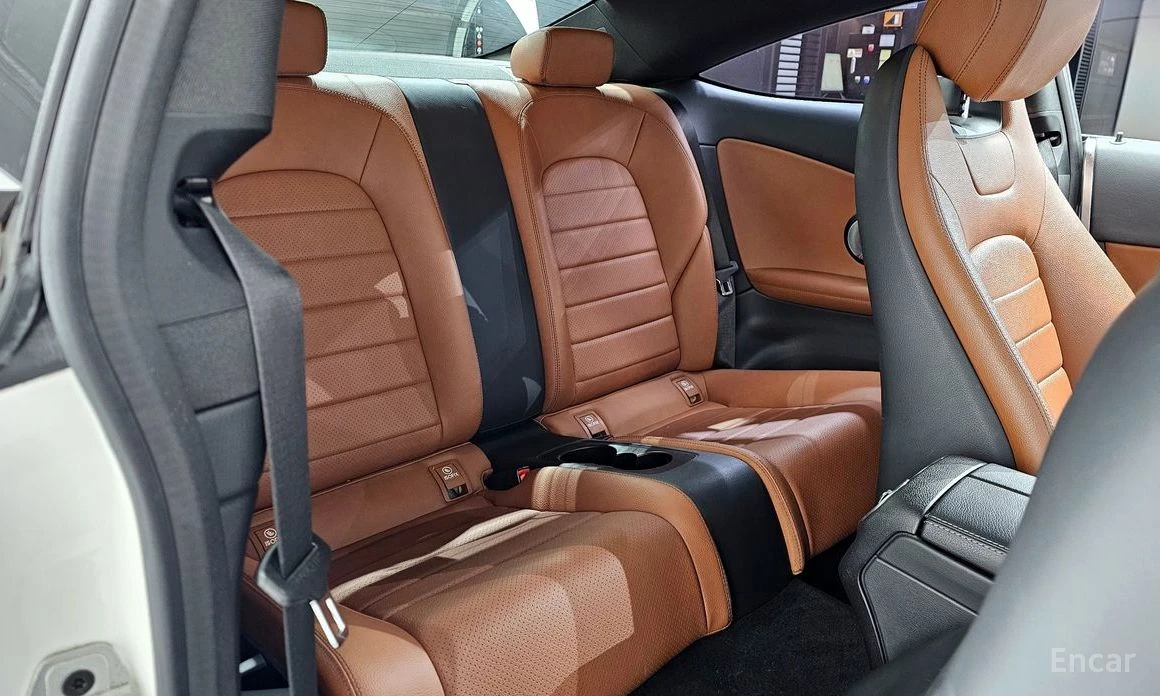 Mercedes-Benz C 200 * AMG* ШИБИДАХ* КОЖА* HEAD-UP* CAMERA* FULL*  - изображение 10