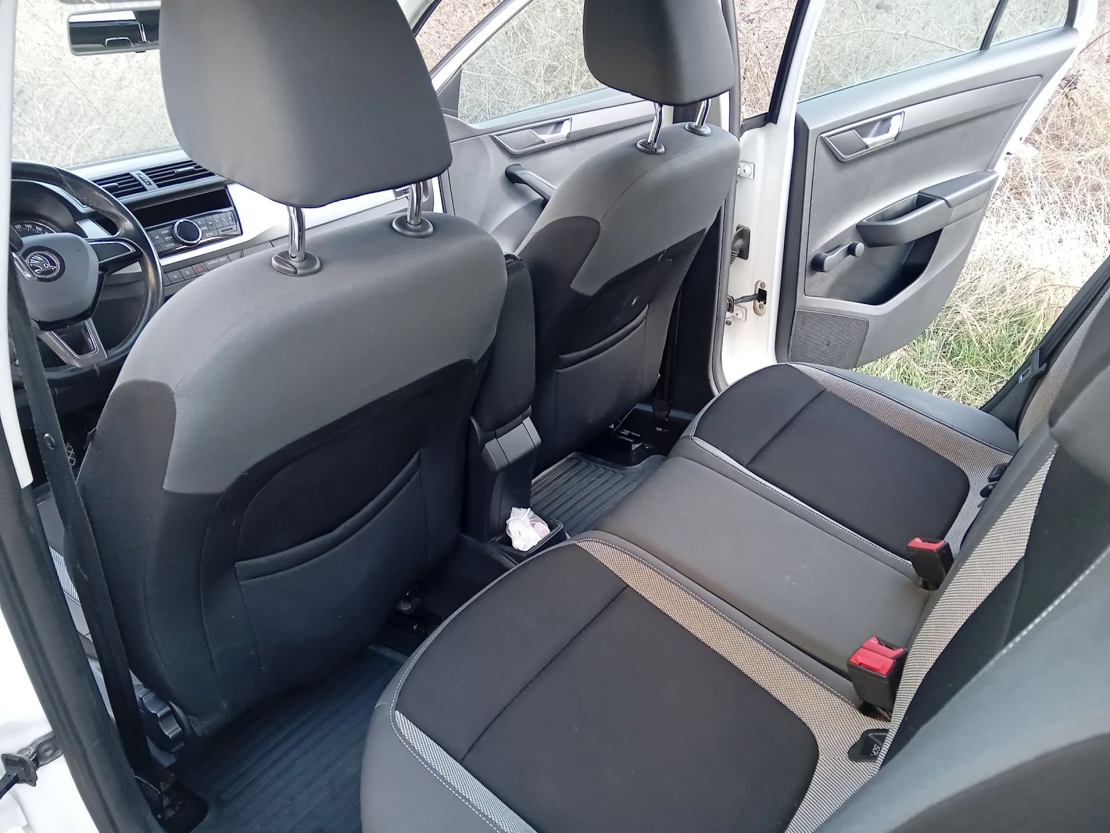 Skoda Fabia 1.4 TDI EURO 6B, снимка 8 - Автомобили и джипове - 53818239