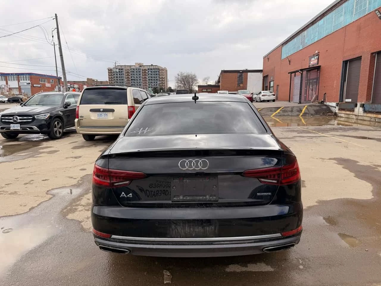 Audi A4  Komfort /CAMERA/ПОДГРЕВИ/PANO, снимка 4 - Автомобили и джипове - 53953964