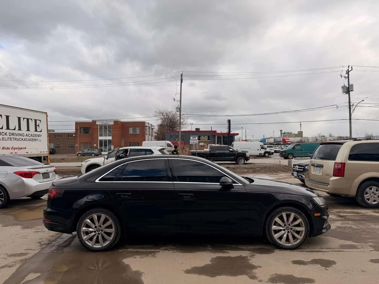 Audi A4  Komfort /CAMERA/ПОДГРЕВИ/PANO, снимка 3 - Автомобили и джипове - 53953964