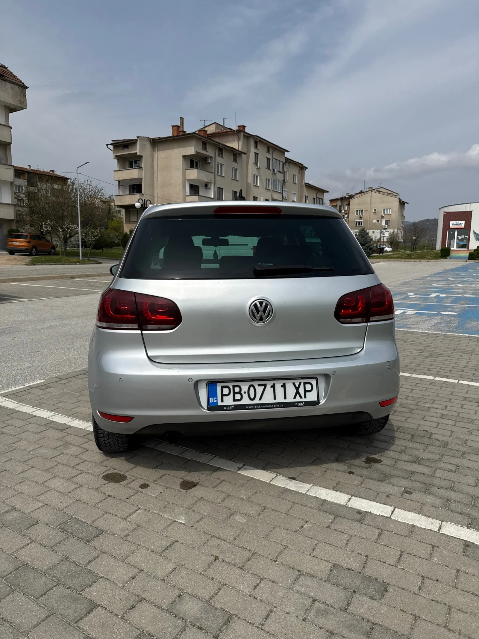 VW Golf, снимка 3 - Автомобили и джипове - 54231545