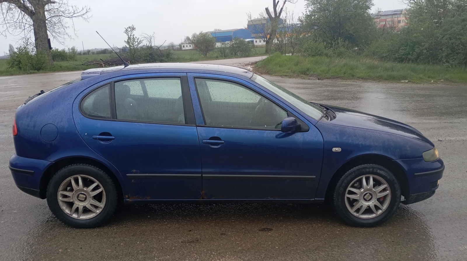 Seat Leon 1.9 ТДИ, снимка 3 - Автомобили и джипове - 54265634