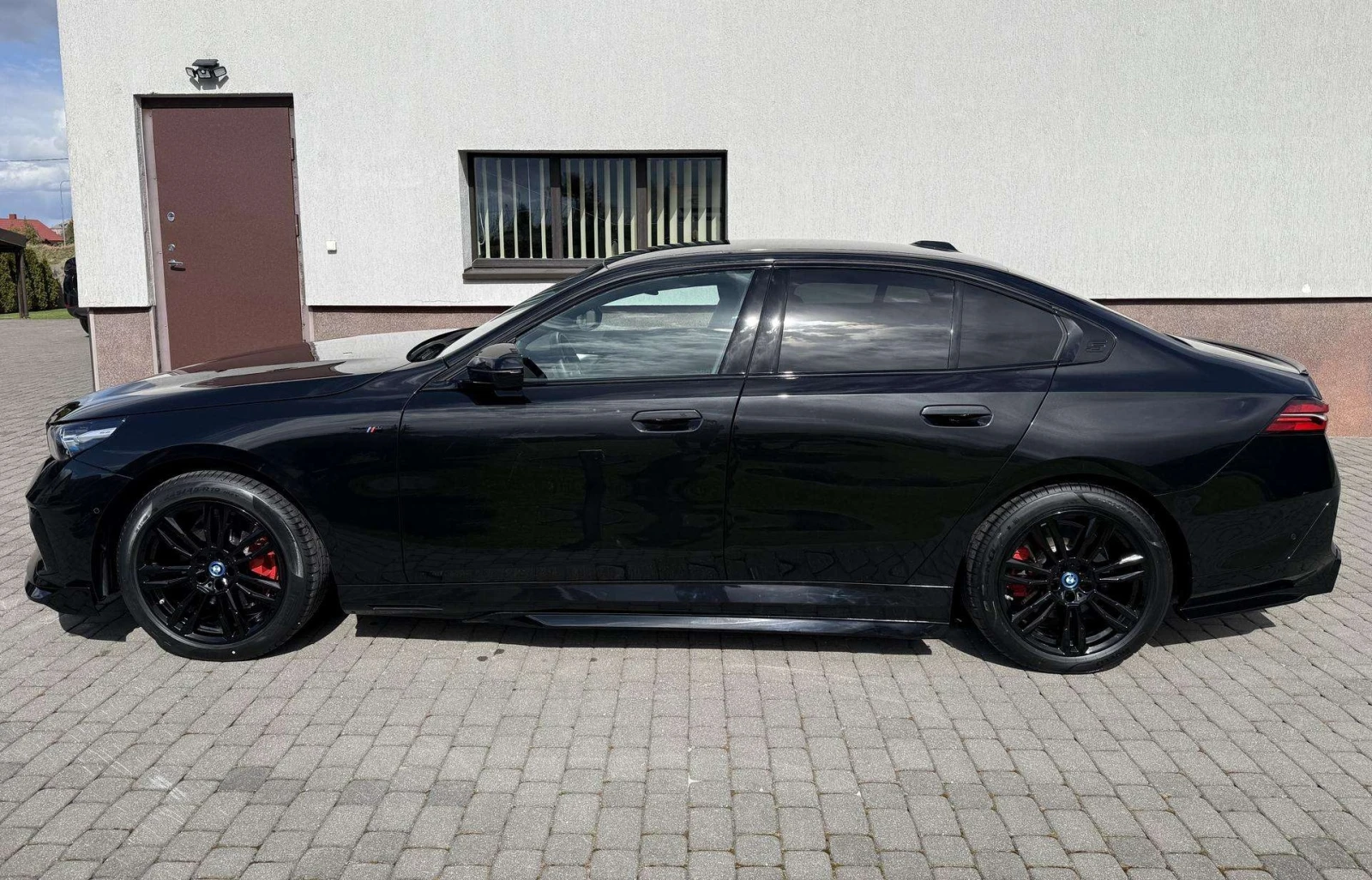 BMW i5 eDrive 40 M-Sport, снимка 4 - Автомобили и джипове - 54358811