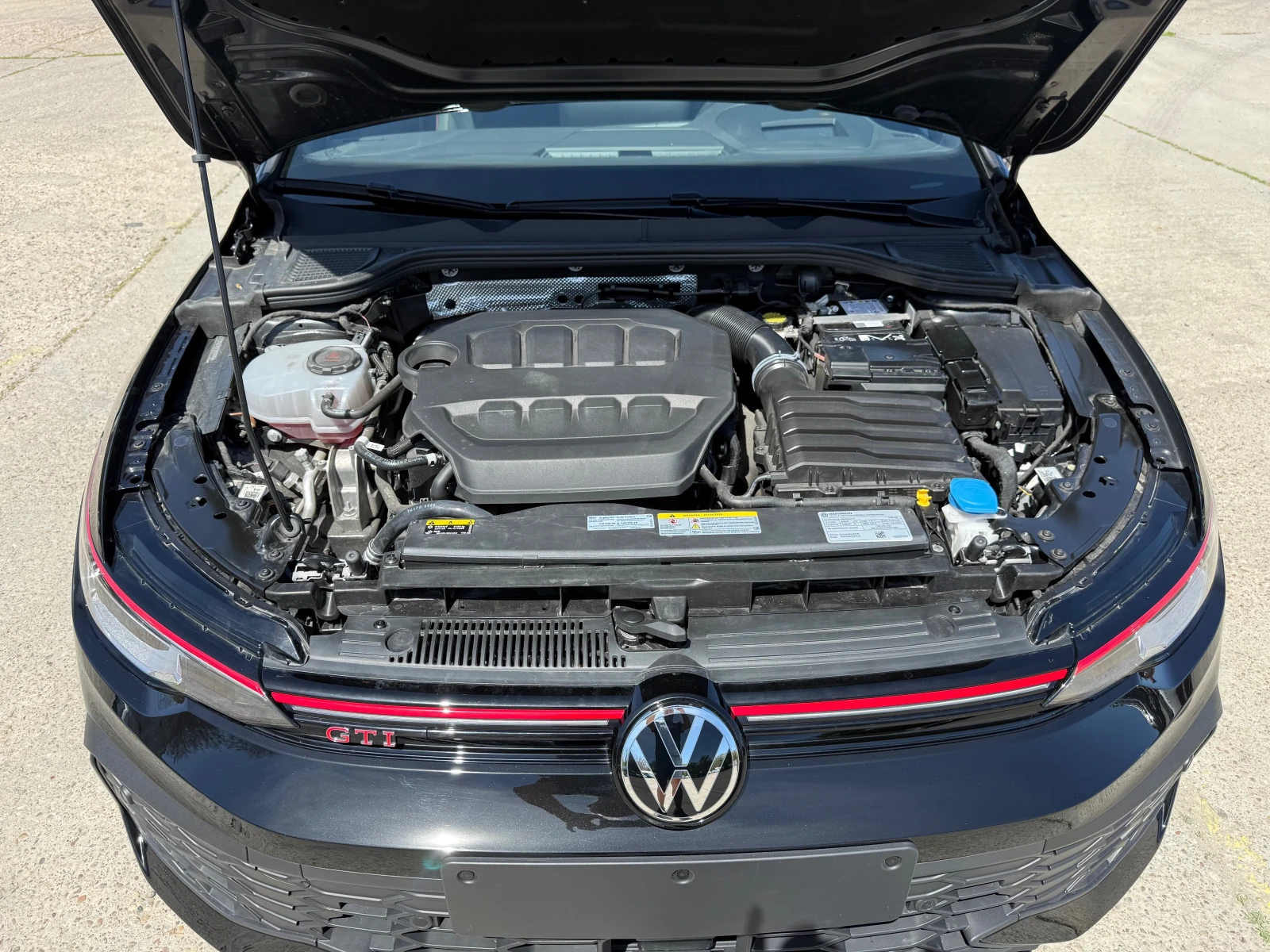 VW Golf 8 GTI, снимка 17 - Автомобили и джипове - 54370433