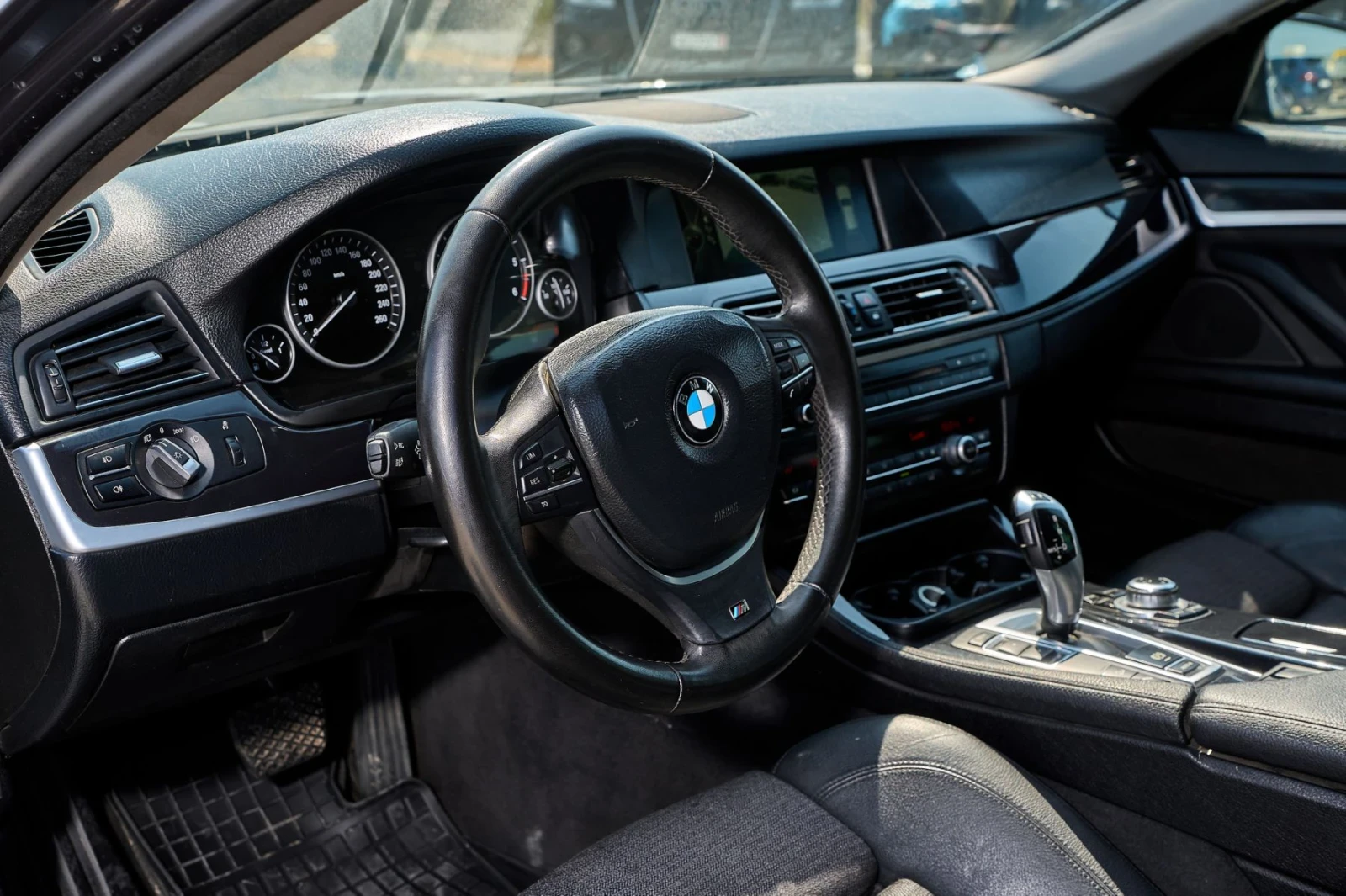 BMW 530 XDrive , снимка 8 - Автомобили и джипове - 54853106