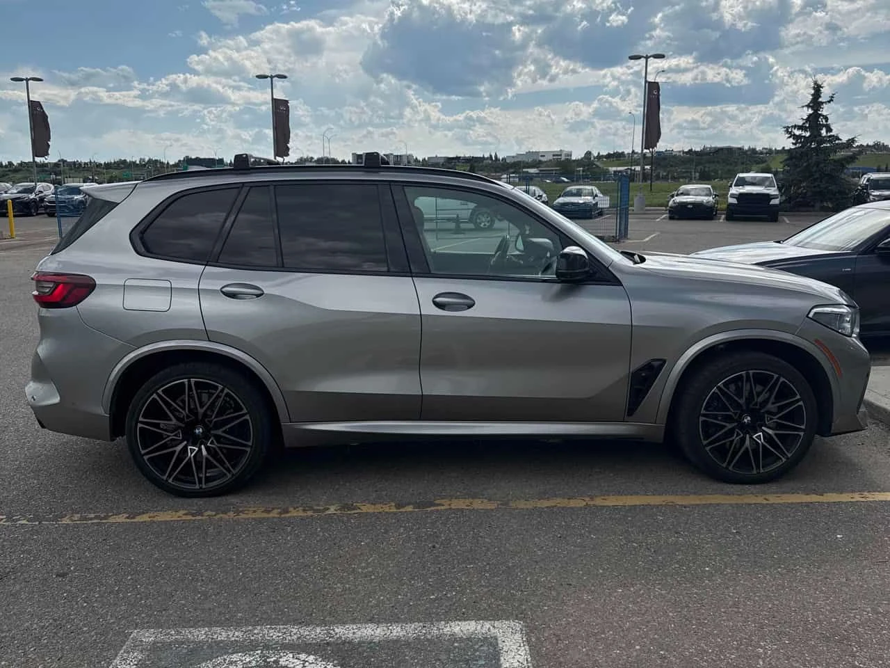 BMW X5M * Competition * АВТОКРЕДИТ БЕЗ ПЪРВОНАЧАЛНА ВНОСКА, снимка 3 - Автомобили и джипове - 55214905
