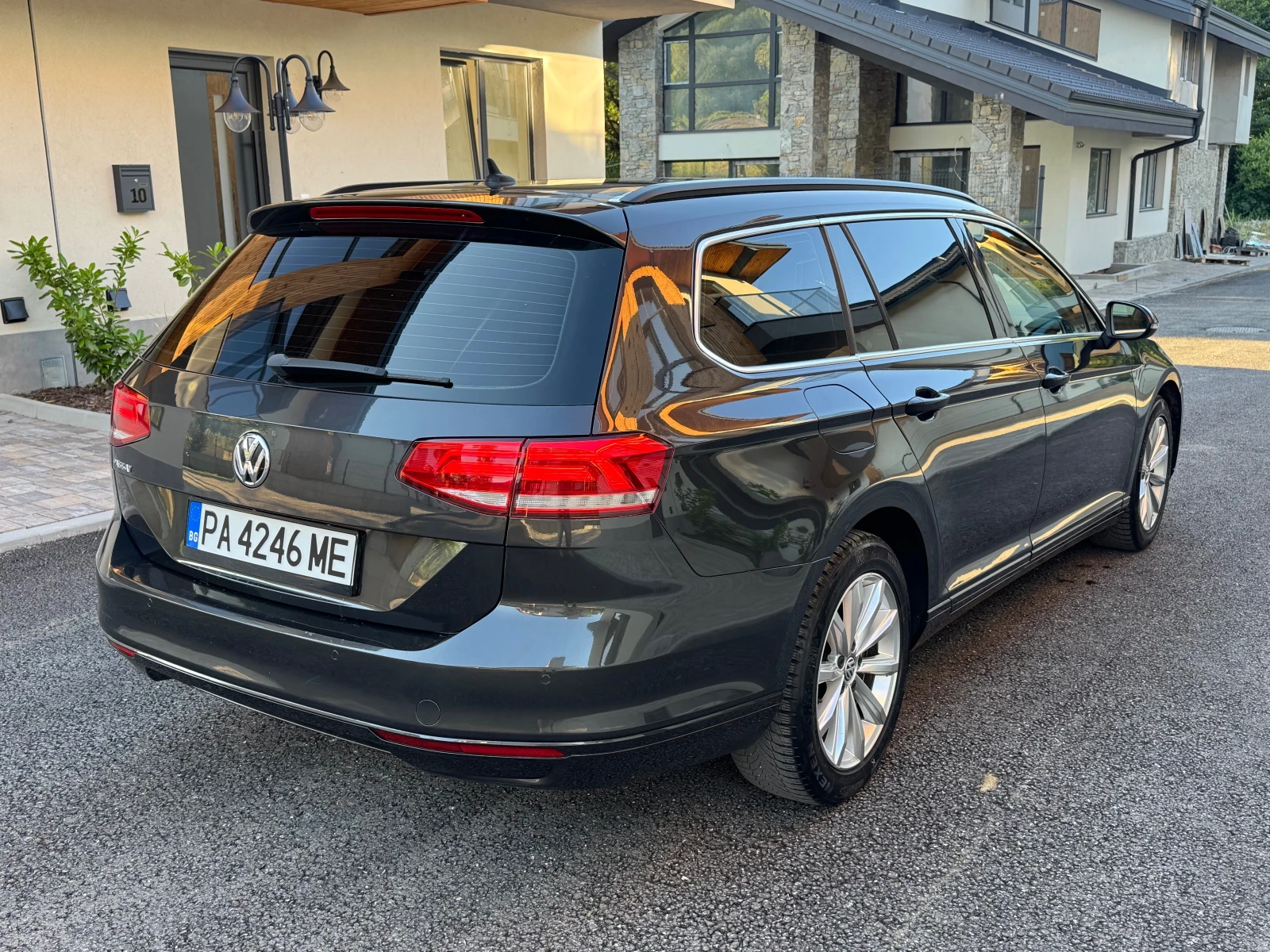 VW Passat 1.6TDI* ЕВРО6* РЪЧКА* Уникат* , снимка 6 - Автомобили и джипове - 55252253