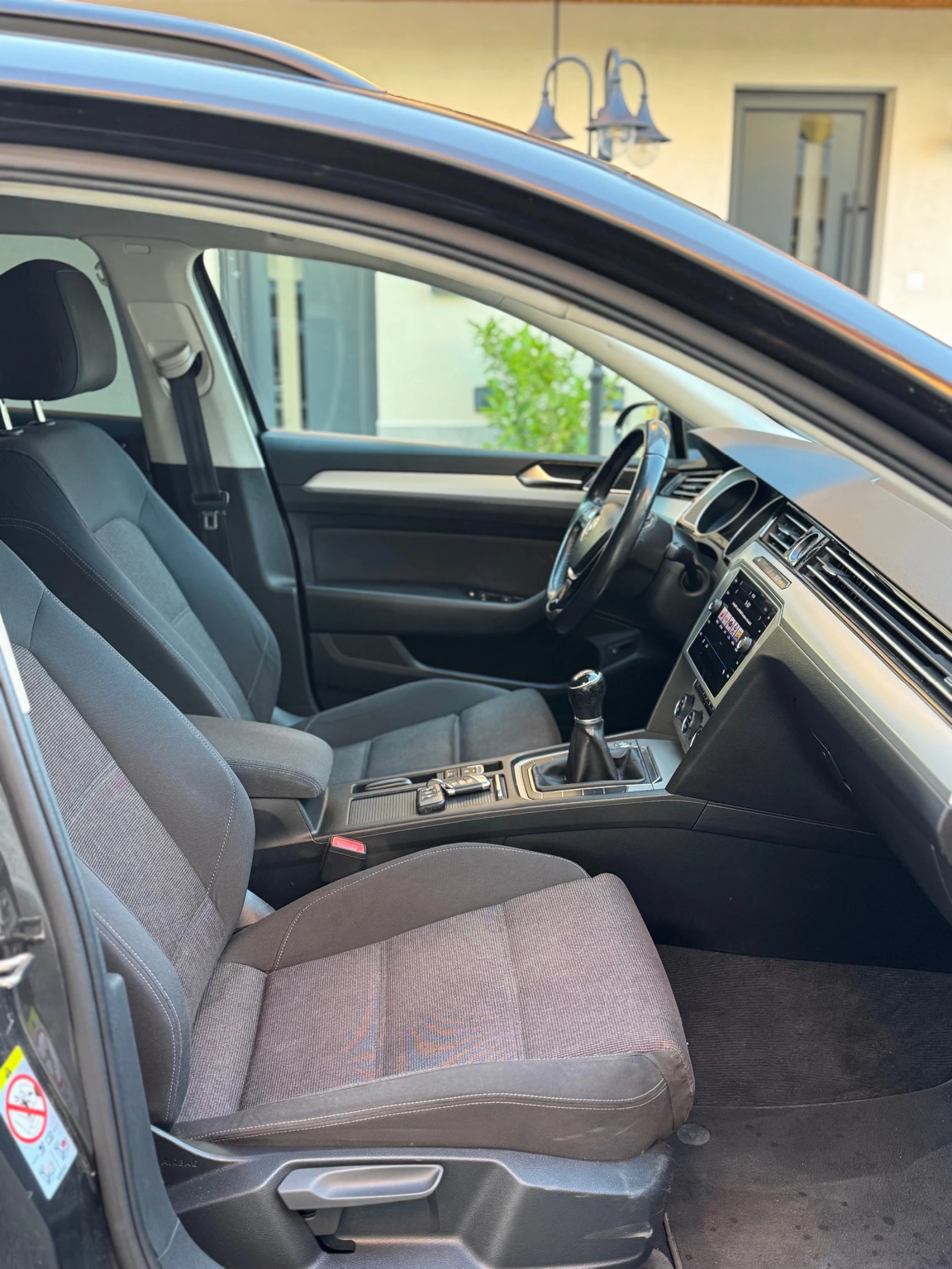 VW Passat 1.6TDI* ЕВРО6* РЪЧКА* Уникат* , снимка 10 - Автомобили и джипове - 55252253