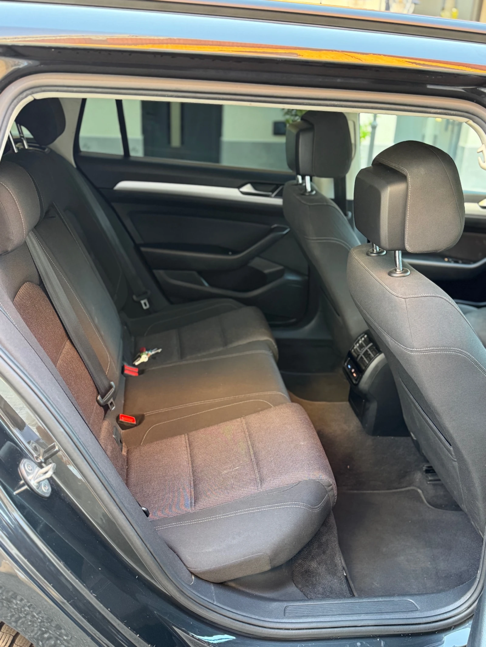 VW Passat 1.6TDI* ЕВРО6* РЪЧКА* Уникат* , снимка 14 - Автомобили и джипове - 55252253