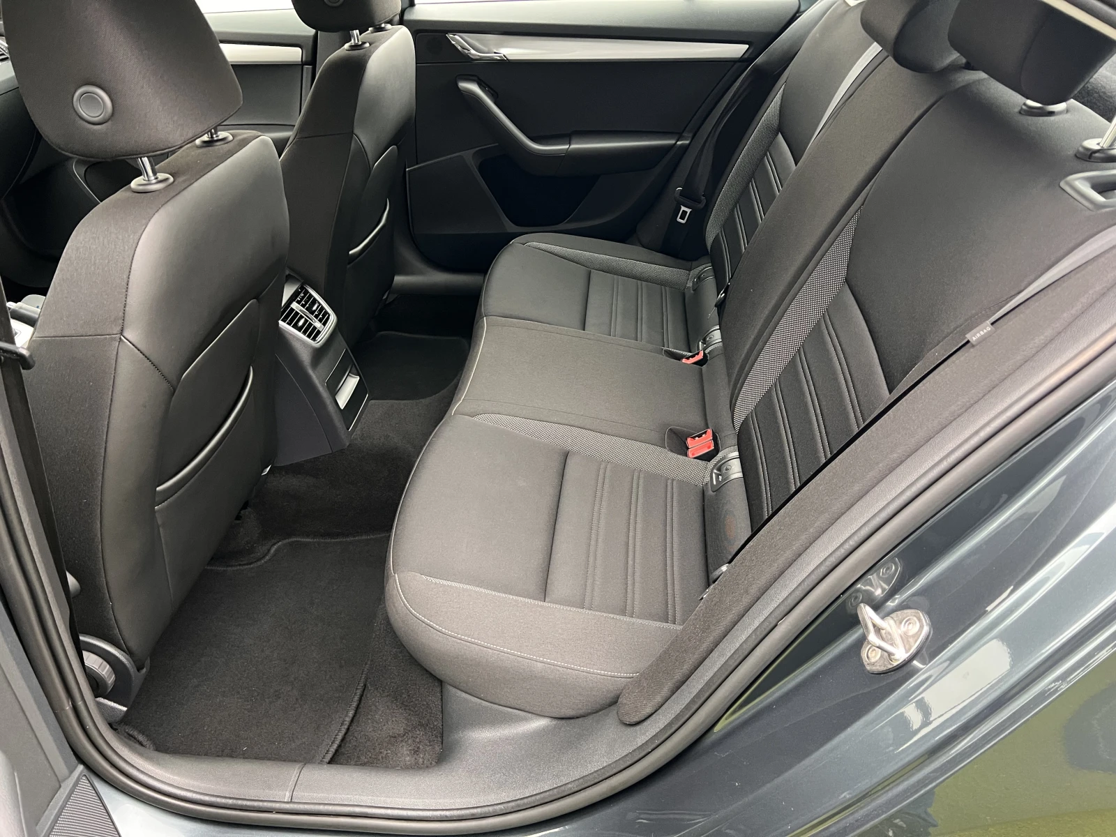 Skoda Octavia AMBITION/1.6TDI/116k.c./5MT | Mobile.bg � ����������� 10