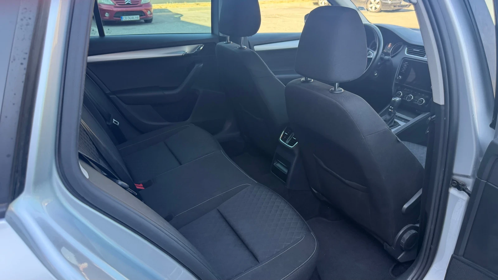 Skoda Octavia Skoda Octavia 2.0 TDI Drive DSG   150 к.с., снимка 10 - Автомобили и джипове - 55693563