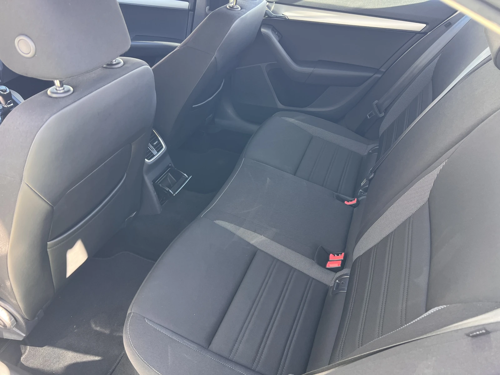Skoda Octavia AMBITION/1.6TDI/116K.C./5MT, снимка 10 - Автомобили и джипове - 55824026