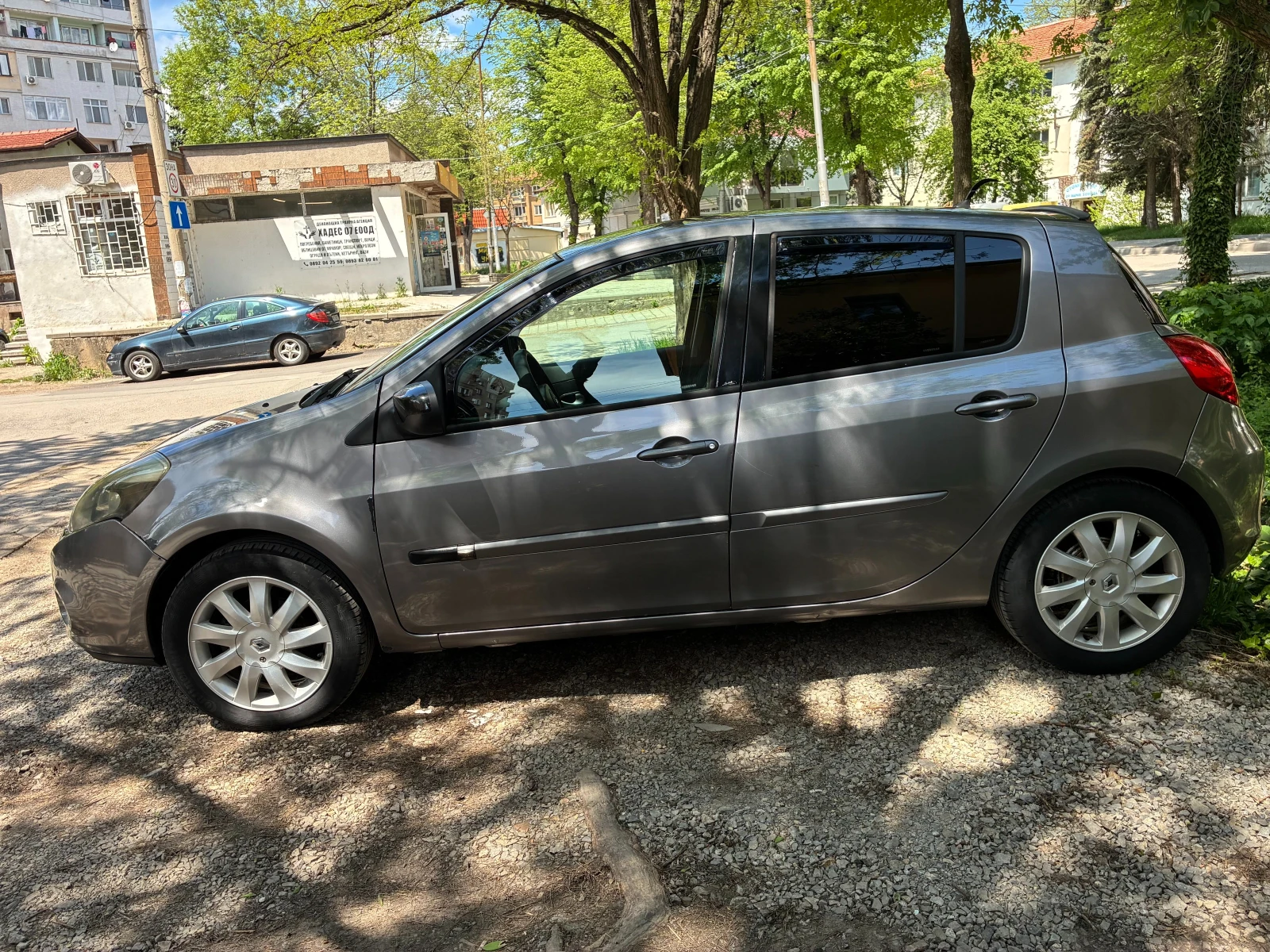 Renault Clio 1.5 DCi, снимка 4 - Автомобили и джипове - 55891162