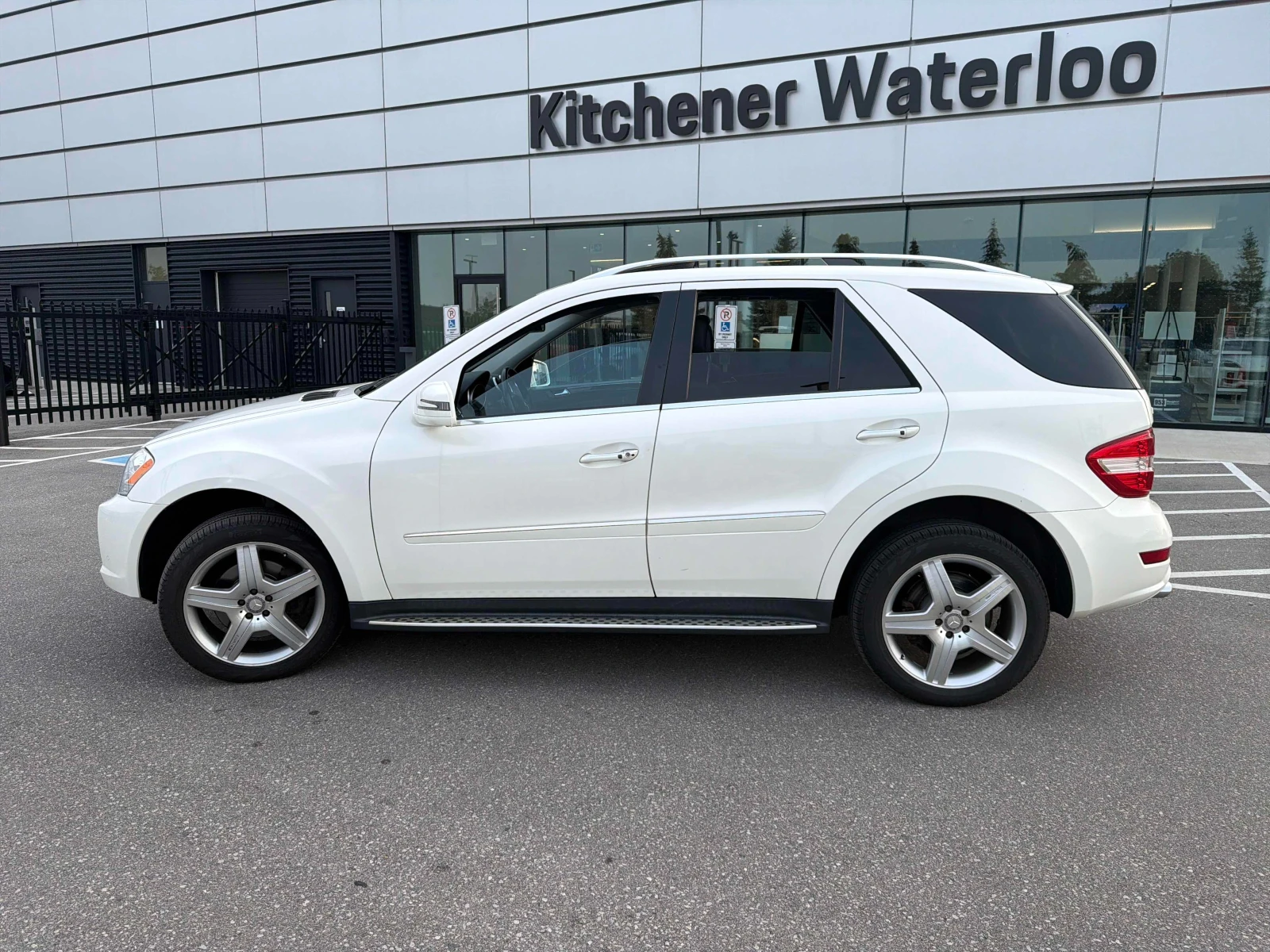 Mercedes-Benz ML 550, снимка 2 - Автомобили и джипове - 55892426