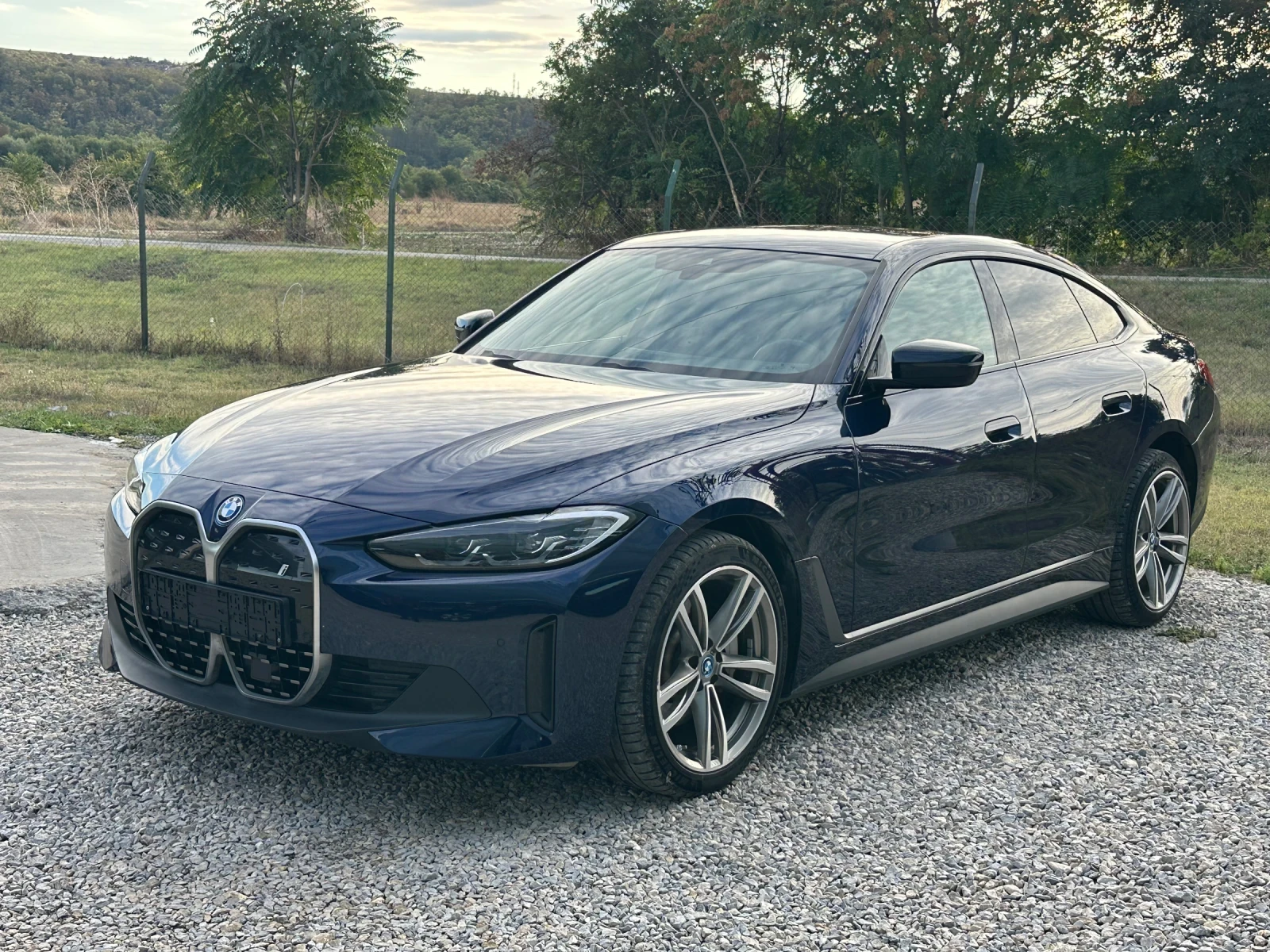 BMW i4 edrive 40   84kw, снимка 3 - Автомобили и джипове - 56228492