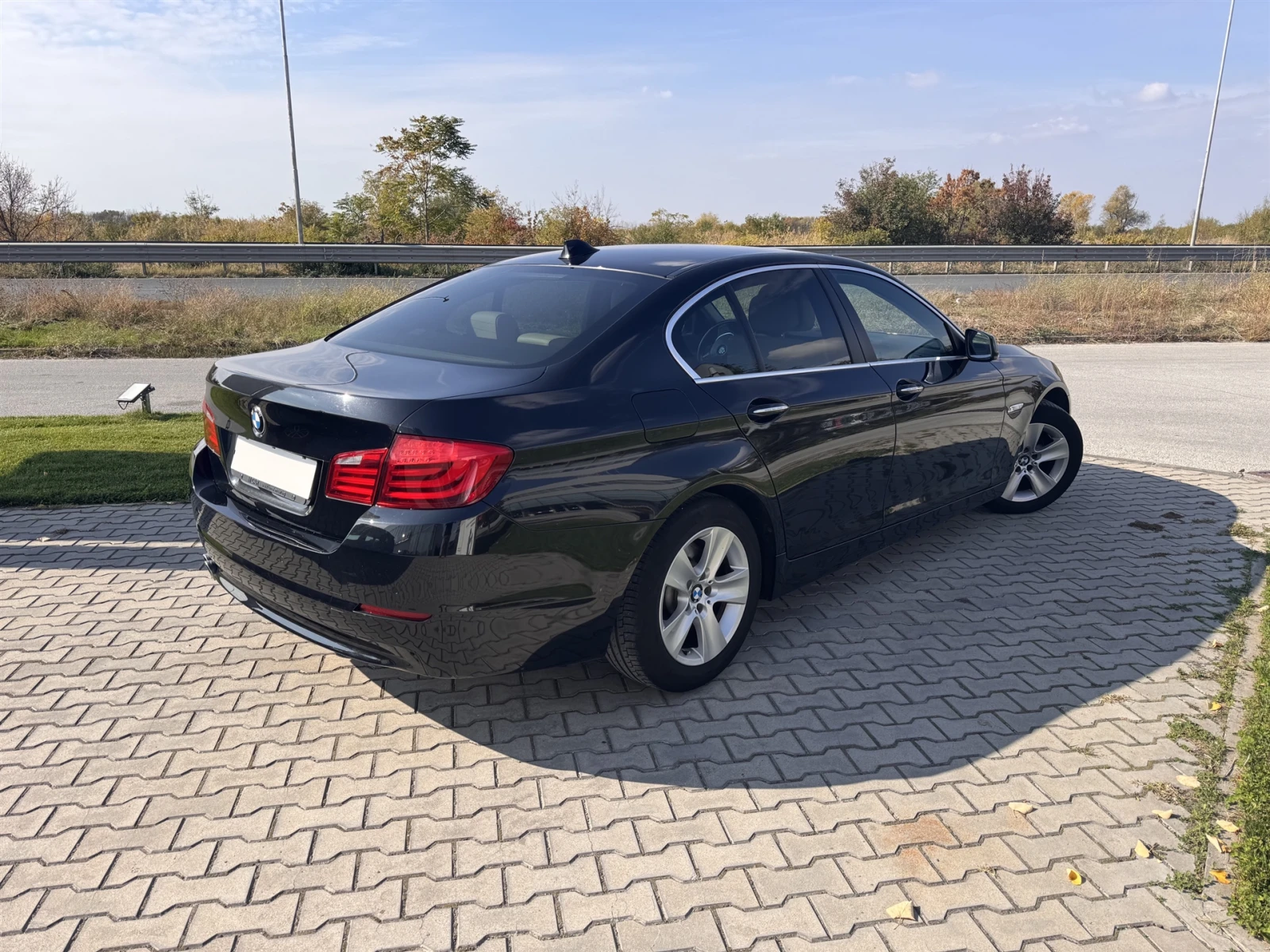 BMW 520 Sedan, снимка 2 - Автомобили и джипове - 56658315