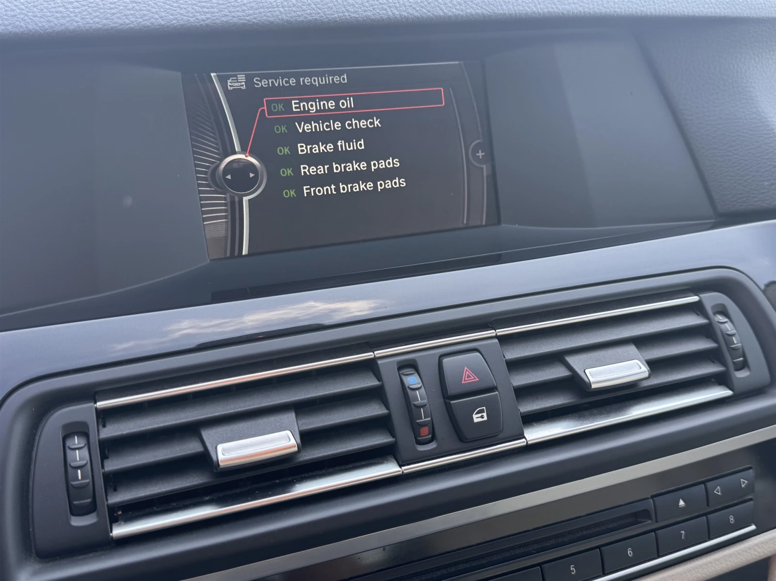 BMW 520 Sedan, снимка 16 - Автомобили и джипове - 56658315