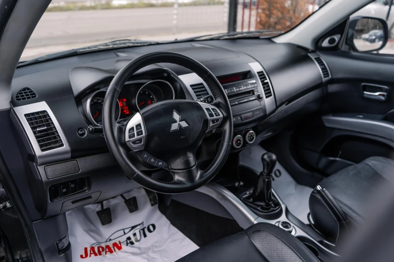 Mitsubishi Outlander 2.4i FULL! АВТОМОБИЛЪТ СЕ ПРОДАВА С ГАРАНЦИЯ, снимка 9 - Автомобили и джипове - 48282547