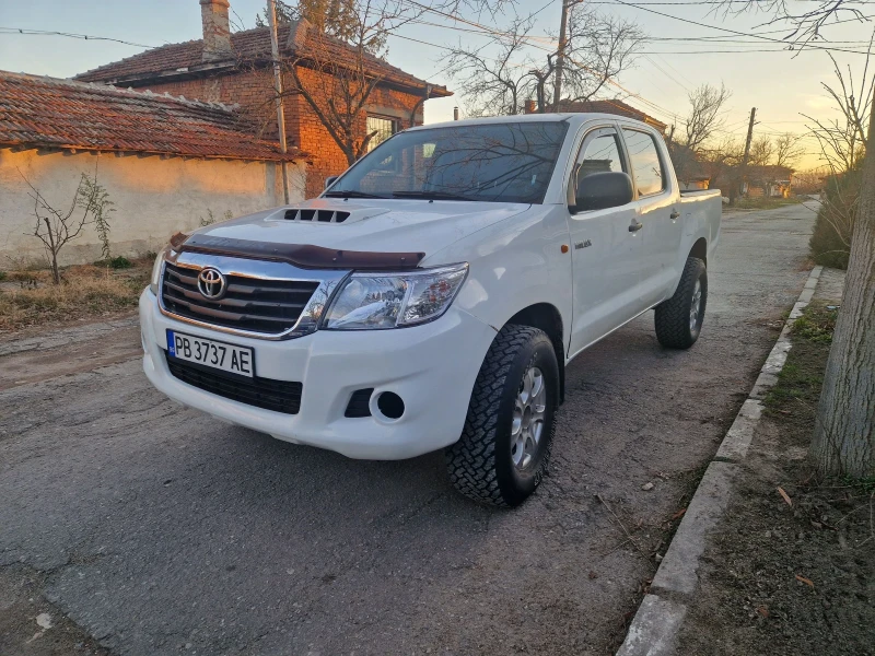 Toyota Hilux, снимка 2 - Автомобили и джипове - 48398997