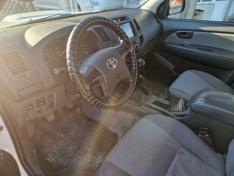 Toyota Hilux, снимка 7 - Автомобили и джипове - 48398997